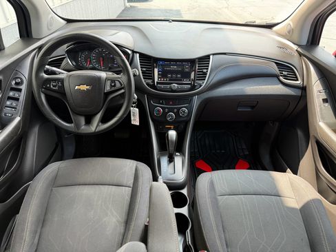 Used 2019 Chevrolet Trax LT AWD/4WD image 16