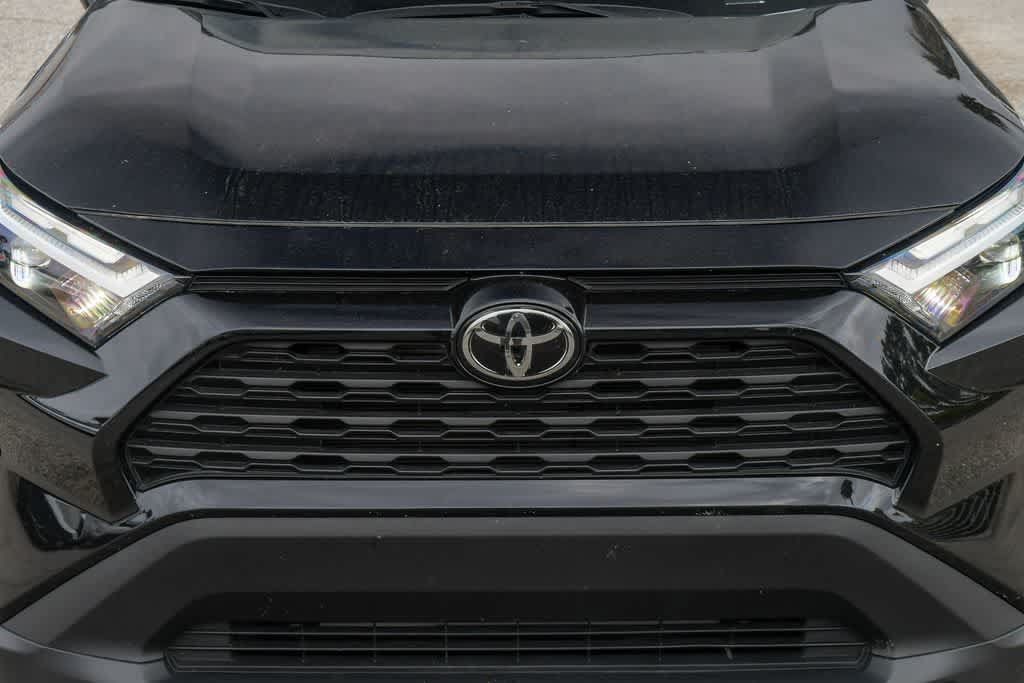 Used 2025 Toyota RAV4 LE FWD image 5