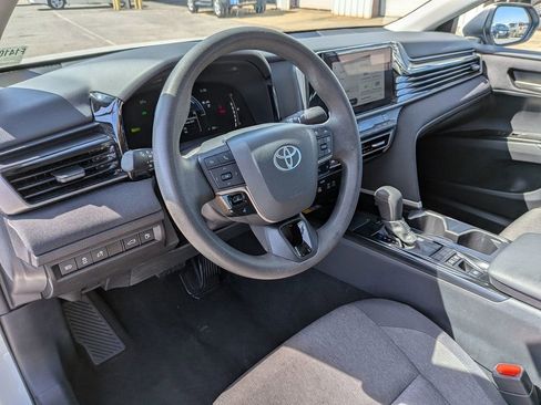 Used 2025 Toyota Camry LE image 13