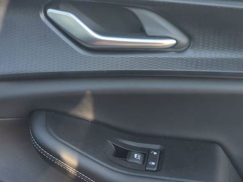 Used 2024 Jeep Grand Cherokee Laredo X image 28