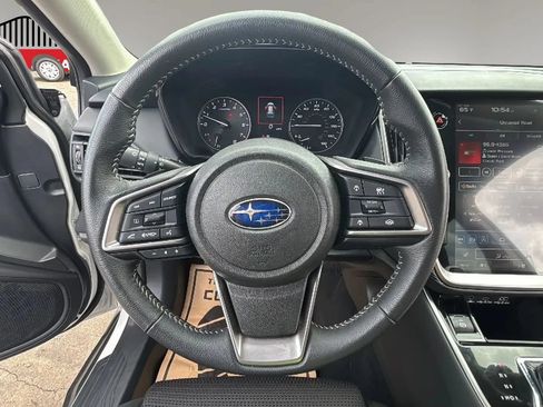 Used 2025 Subaru Outback Premium AWD/4WD image 19
