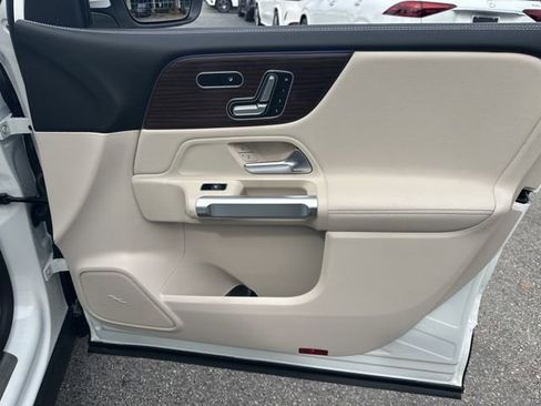 New 2026 Mercedes-Benz GLB 250 image 36