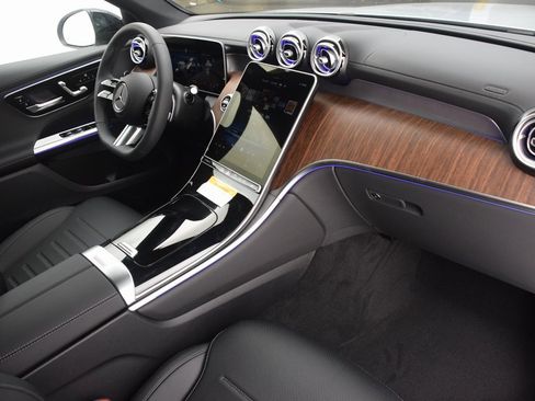 New 2025 Mercedes-Benz GLC 300 4MATIC image 14