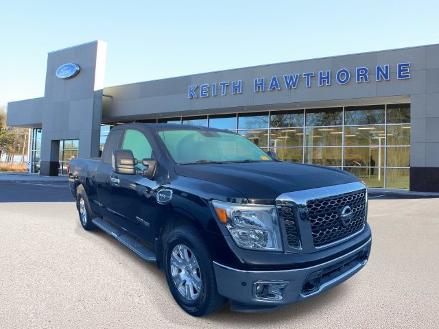 Used 2017 Nissan Titan SV RWD image 1