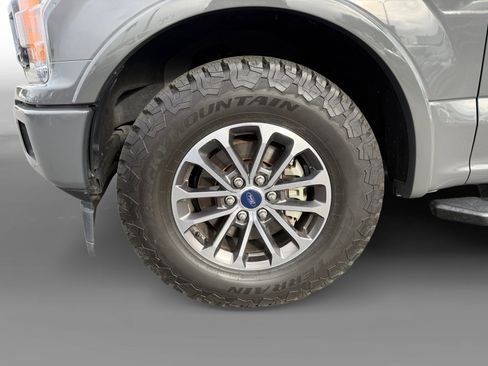 Used 2018 Ford F150 XLT w/ Equipment Group 302A Luxury image 9