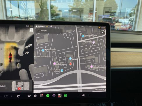 Used 2023 Tesla Model 3 Standard Range RWD image 4