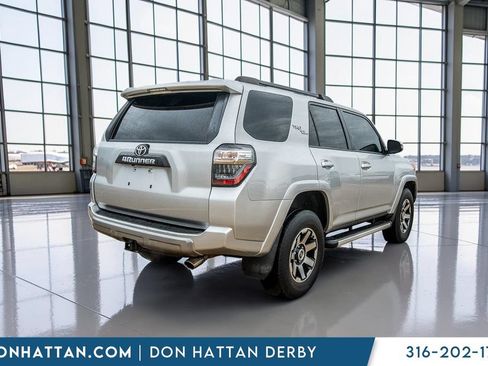 Used 2021 Toyota 4Runner TRD Off-Road Premium w/ Moonroof Package AWD/4WD image 33