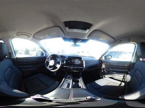 Used 2025 Nissan Pathfinder SV FWD image 40