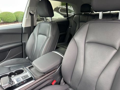 Used 2023 Audi Q8 Premium Plus image 20