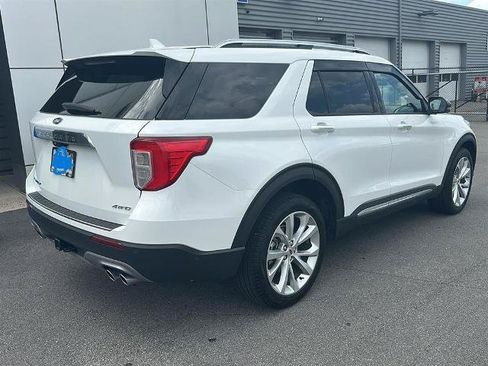 Certified 2023 Ford Explorer Platinum w/ Technology Package AWD/4WD image 3