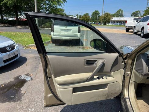 Used 2005 INFINITI FX35 AWD image 9