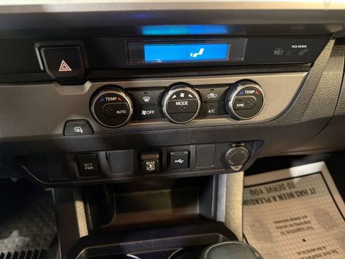 Used 2022 Toyota Tacoma SR5 image 19