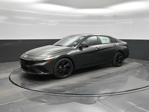 New 2026 Hyundai Elantra Sport FWD image 4