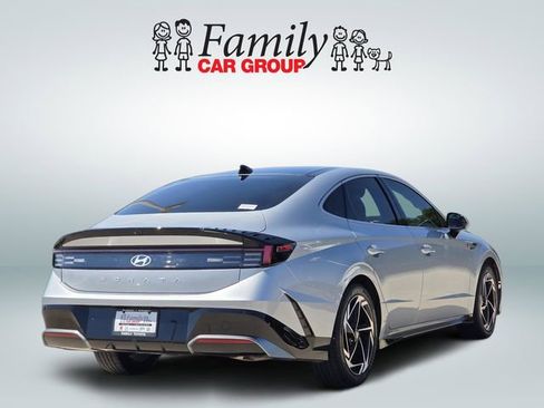 Used 2024 Hyundai Sonata SEL w/ Convenience Package FWD image 4