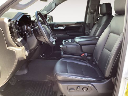 Used 2022 Chevrolet Silverado 1500 LT image 23