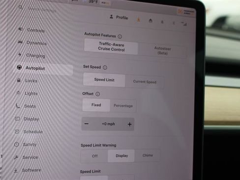 Used 2018 Tesla Model 3 Long Range image 17