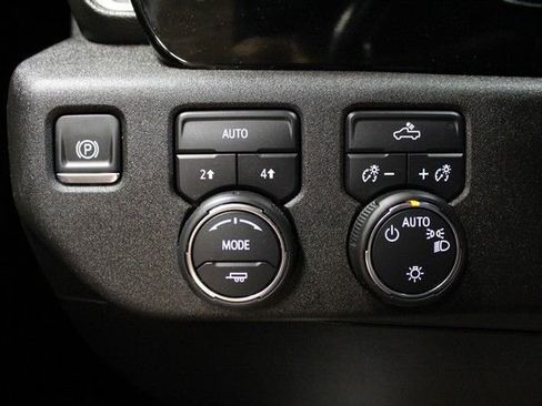 Used 2024 Chevrolet Silverado 1500 LT AWD/4WD image 20