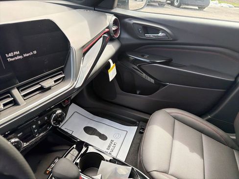 New 2026 Chevrolet Trax RS w/ Sunroof Package FWD image 29