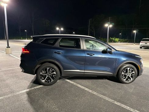 Used 2023 Kia Sportage EX AWD/4WD image 7