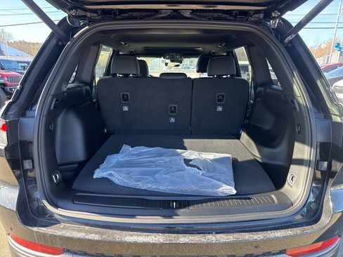 New 2026 Jeep Grand Cherokee Laredo image 26