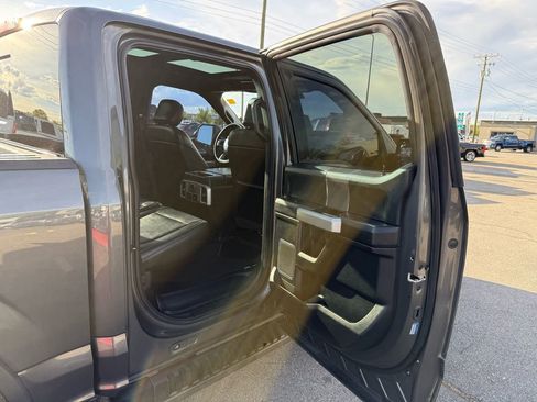 Used 2017 Ford F150 Lariat w/ Equipment Group 502A Luxury AWD/4WD image 33