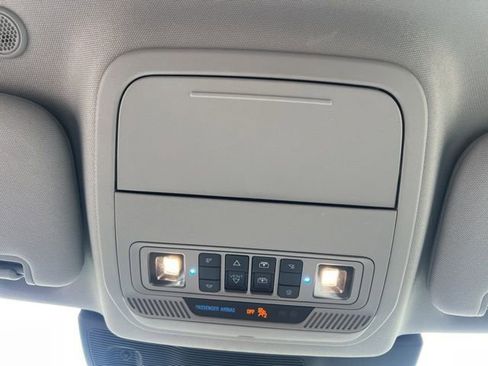 Used 2023 Ford Explorer XLT w/ Equipment Group 202A image 32