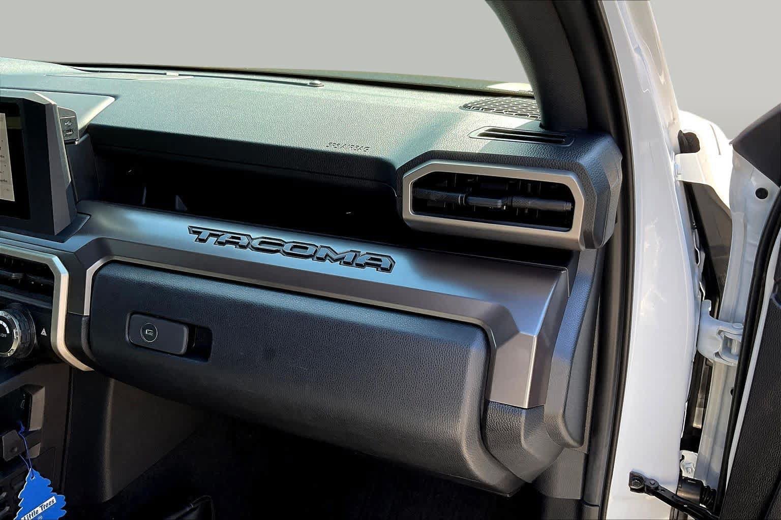 Used 2025 Toyota Tacoma SR5 RWD image 18