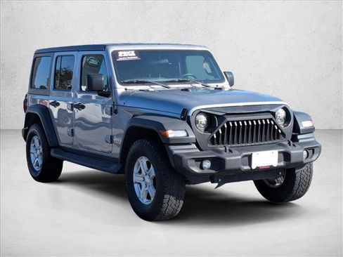 Used 2018 Jeep Wrangler Unlimited Sport S AWD/4WD image 3