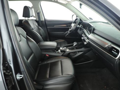 Used 2024 Kia Telluride LX image 7