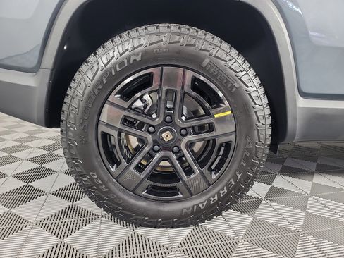 Used 2024 Rivian R1S Adventure AWD/4WD image 12