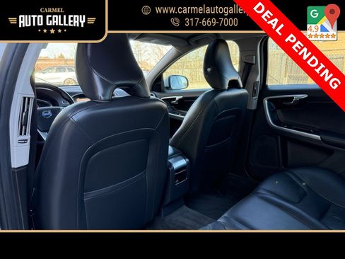 Used 2017 Volvo S60 T5 Inscription image 12