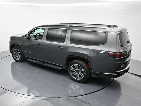 Used 2024 Jeep Wagoneer L Series II image 38