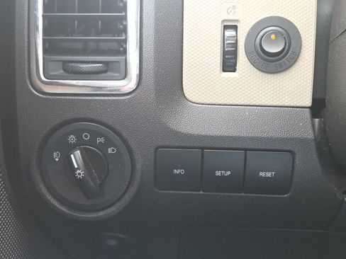 Used 2010 Mercury Mariner Premier image 30