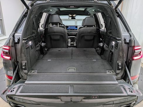 Used 2023 BMW X7 xDrive40i w/ Executive Package image 26