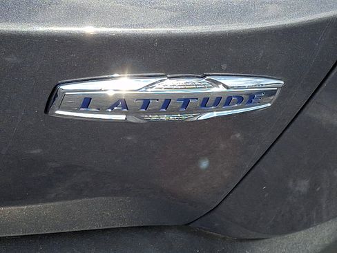 Certified 2022 Jeep Renegade Latitude image 30