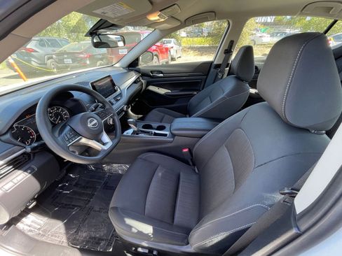 Used 2025 Nissan Altima 2.5 SV image 27