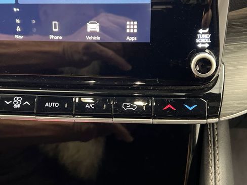 Used 2024 Jeep Wagoneer L Series II image 61