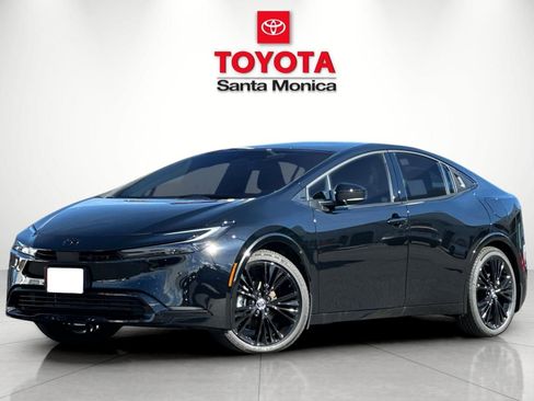 New 2026 Toyota Prius FWD image 6