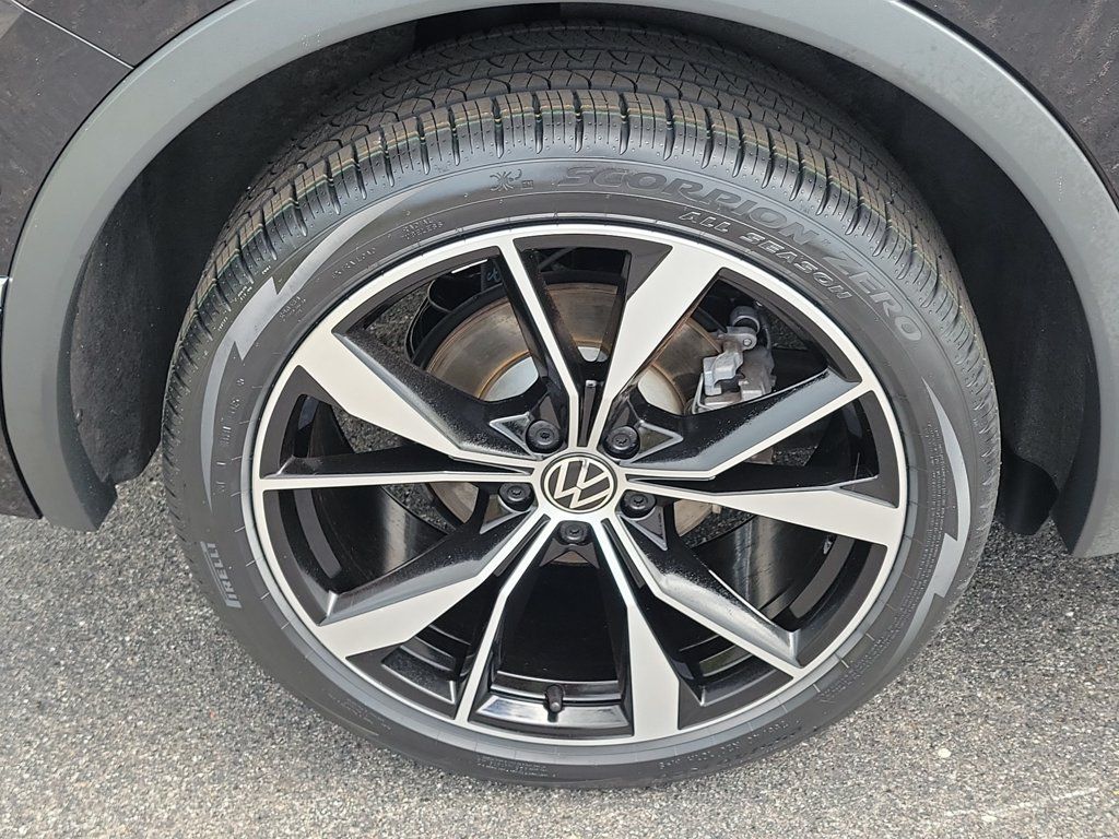 Used 2024 Volkswagen Tiguan SEL R-Line AWD/4WD image 7