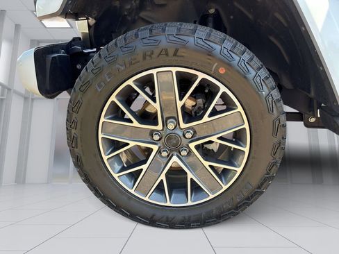 Used 2024 Jeep Wrangler High Altitude AWD/4WD image 9