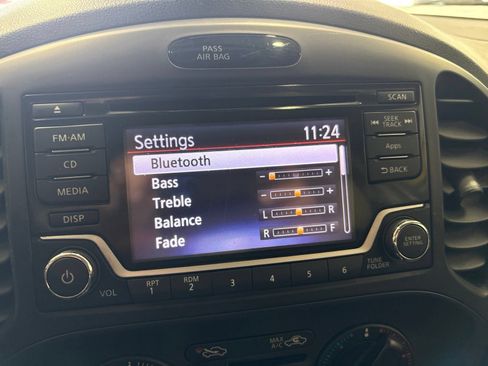 Used 2015 Nissan Juke S FWD image 23
