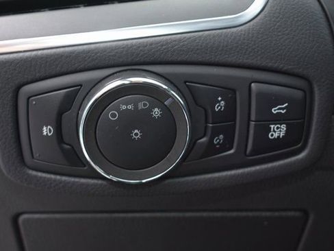 Used 2024 Ford Edge Titanium image 17