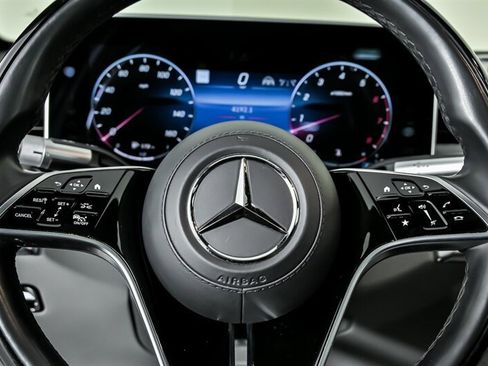 Used 2024 Mercedes-Benz Maybach S 680 4MATIC image 32
