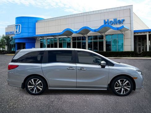 Certified 2021 Honda Odyssey Touring image 2