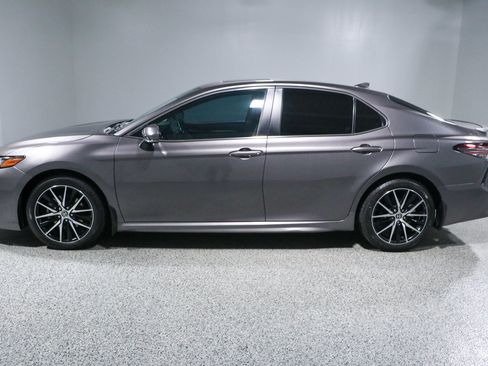 Used 2023 Toyota Camry SE w/ Audio Upgrade Package FWD image 10