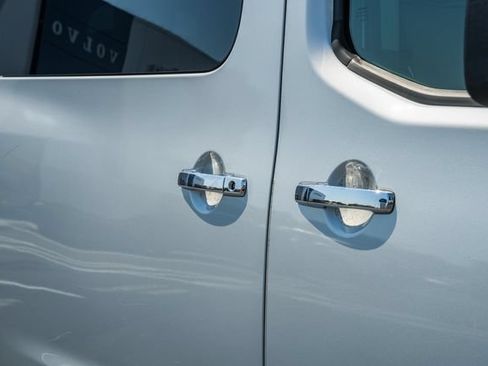 Used 2018 Nissan NV 3500 SL RWD image 16