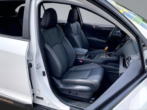 Certified 2025 Subaru Outback Wilderness AWD/4WD image 7