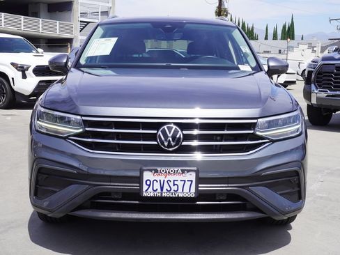Used 2022 Volkswagen Tiguan SE FWD image 3