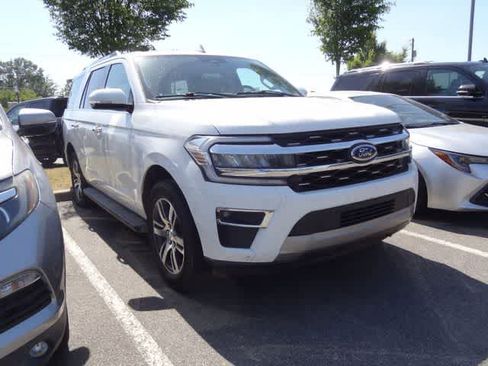 Used 2024 Ford Expedition Limited RWD image 3