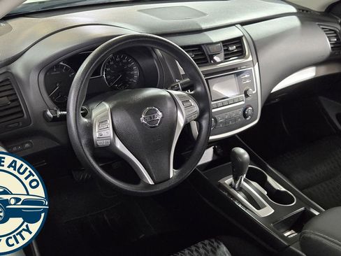 Used 2018 Nissan Altima 2.5 S w/ S Convenience Package image 10